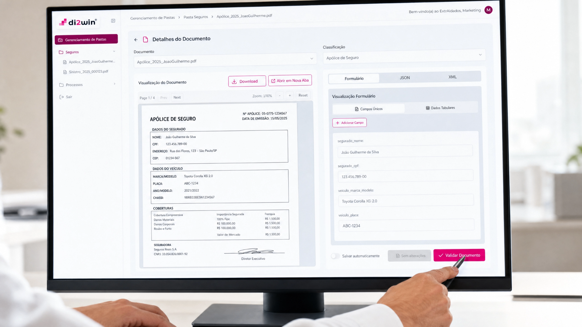 Tela da plataforma Di2win exibindo a apólice de seguro ao lado do formulário estruturado com os campos extraídos e o botão Validar Documento